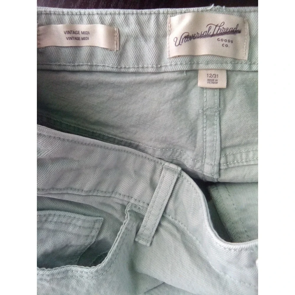 Shorts, Universal Threads, Denim Frayed,Hem,Light Wash Casual (12) Light Green